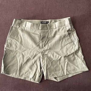 New Banana Republic green shorts